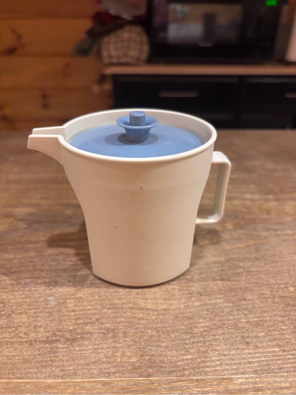 Tupperware creamer pitcher